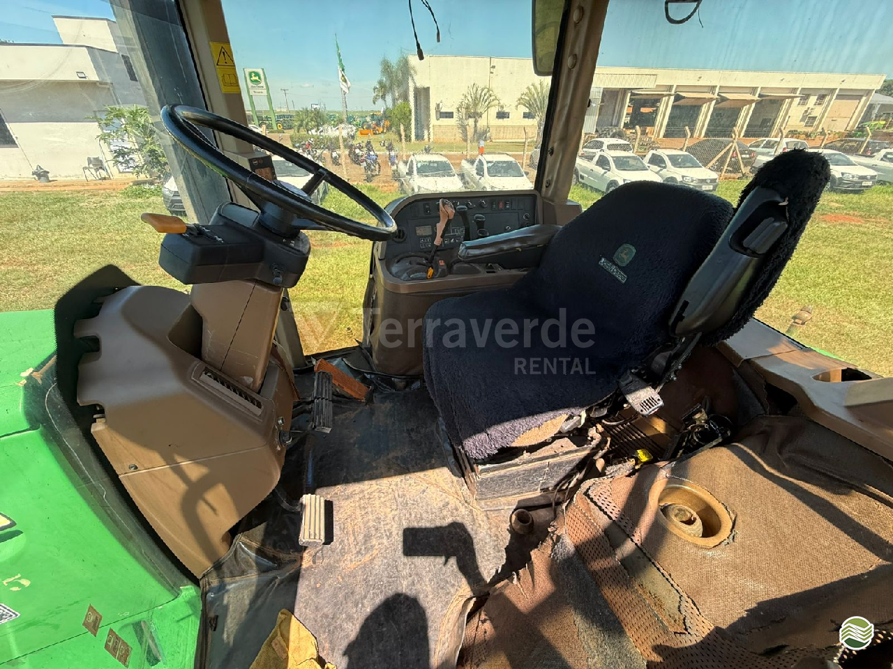 TRATOR JOHN DEERE JOHN DEERE 7715 Tração 4x4 Terraverde Rental - SP CASA BRANCA SÃO PAULO SP